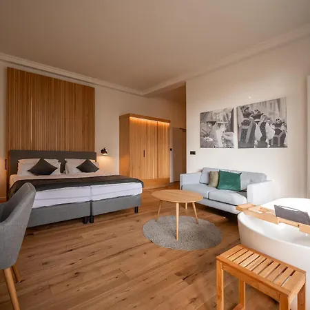 Parkhotel - Suedtirols Noerdlichster Punkt