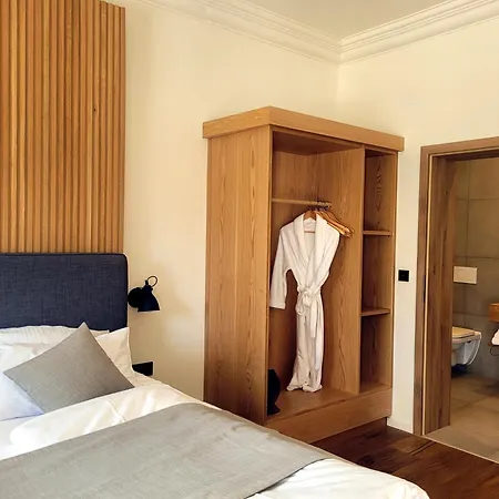 מלון Parkhotel 4*